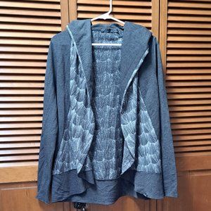 NWOT Grey-White Large Prana Hooded Wrap